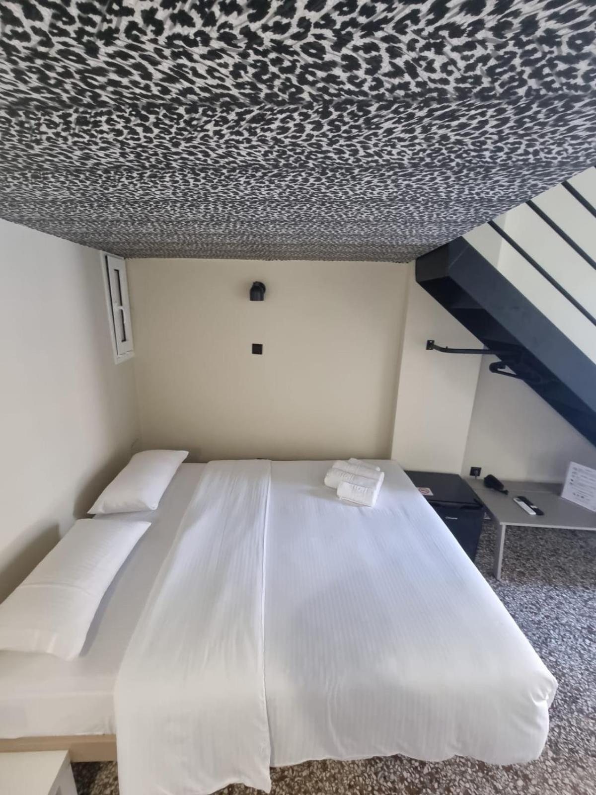 7Athens Aparthotel Exterior photo